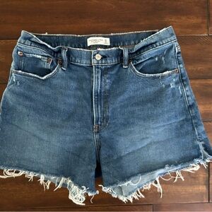 Abercrombie & Fitch The 4” Mom Short Curve Love